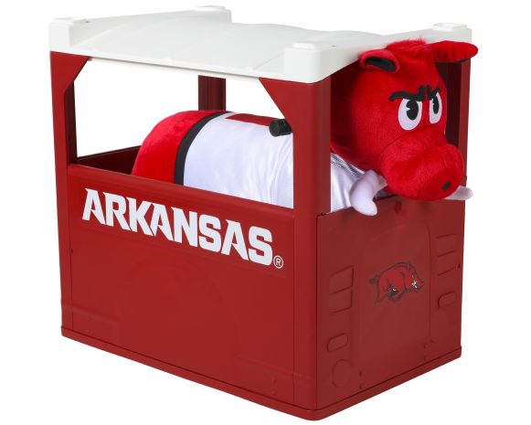 NCAA Arkansas 6V Plush Ride-On, Red